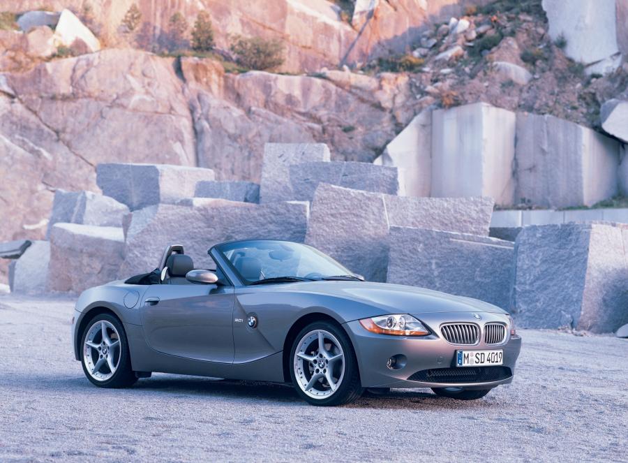  BMW Z4 3.0i Roadster (E85) 2002 года  (фото 1 из 28)